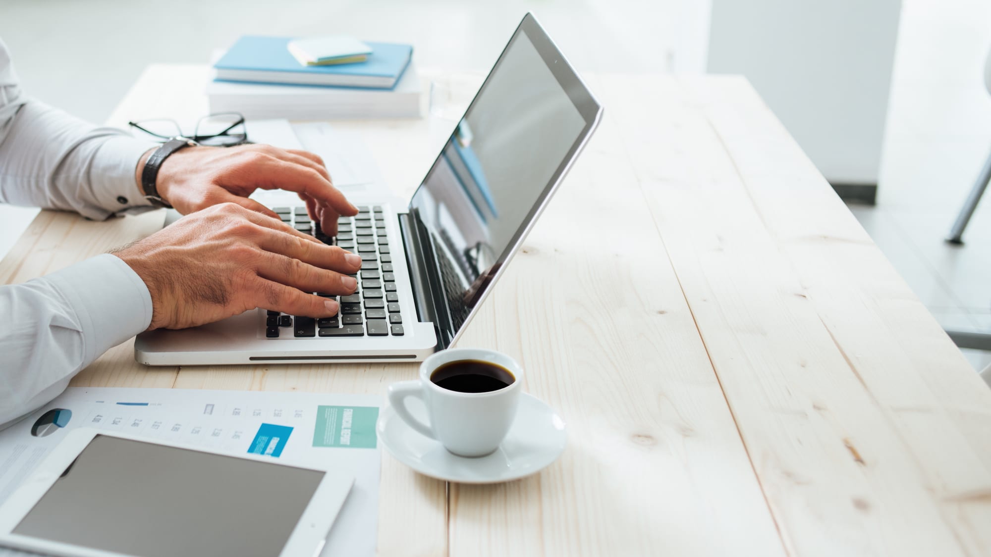 5 Tips to Create an Online Customer Service Experience That Converts to Sales
