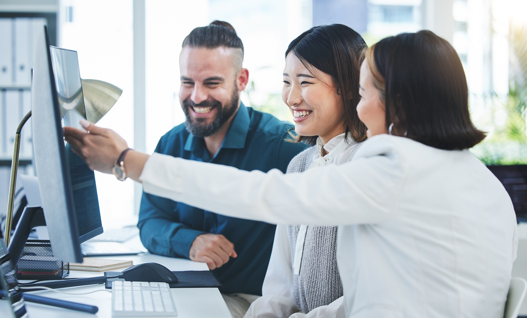 business people computer planning teamwork | PERQ AI Leasing Assistant